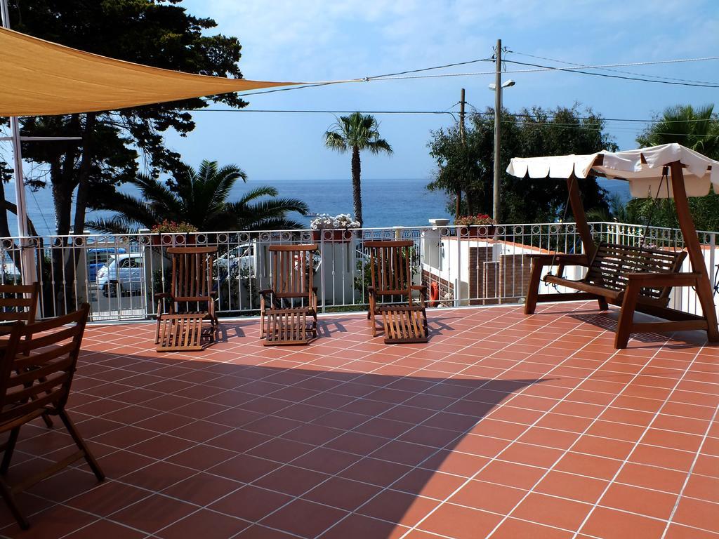 B&B Villa Sul Mare เมลิโต ดิ ปอร์โตซัลโว ภายนอก รูปภาพ