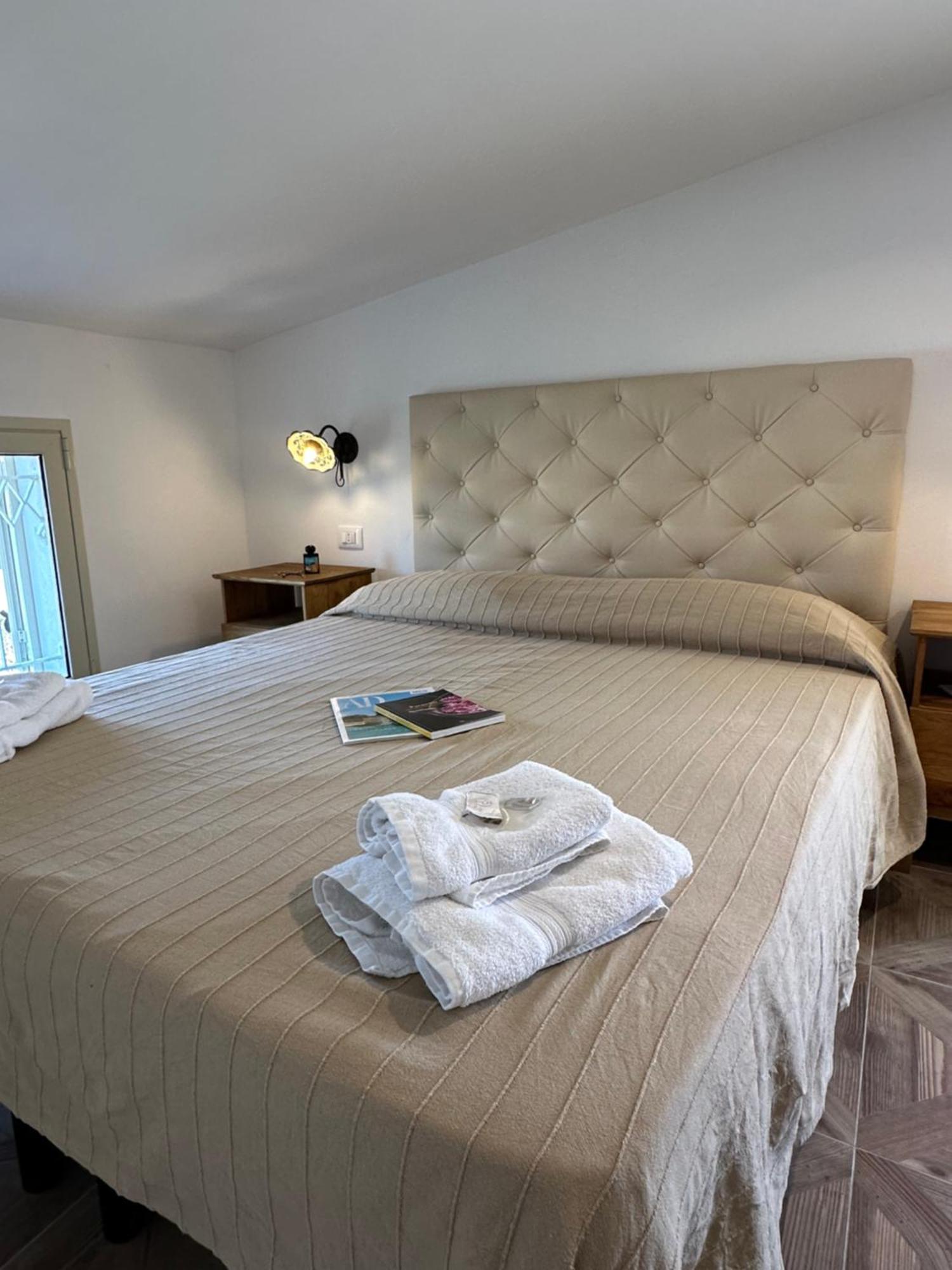 B&B Villa Sul Mare เมลิโต ดิ ปอร์โตซัลโว ภายนอก รูปภาพ