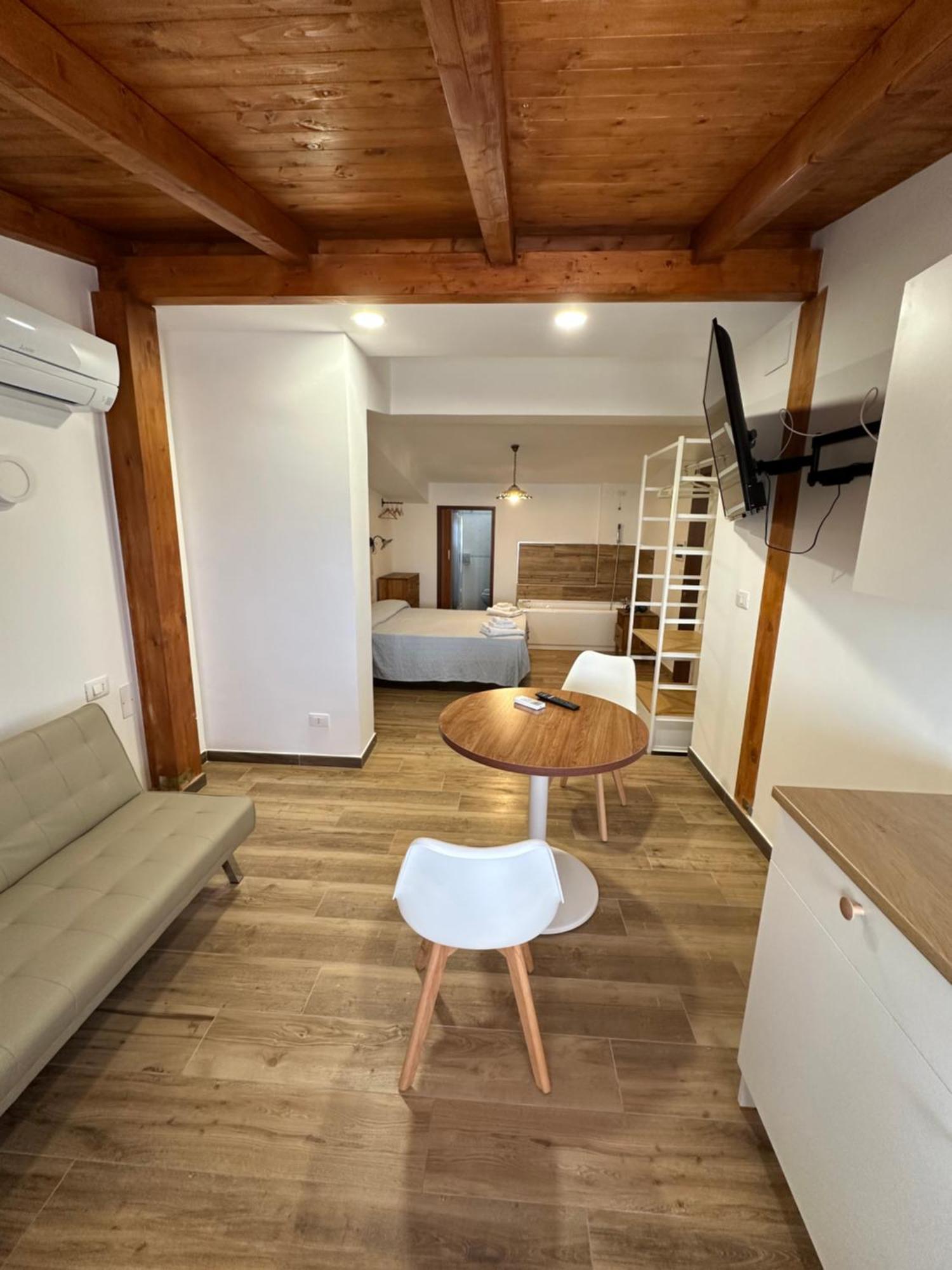 B&B Villa Sul Mare เมลิโต ดิ ปอร์โตซัลโว ภายนอก รูปภาพ