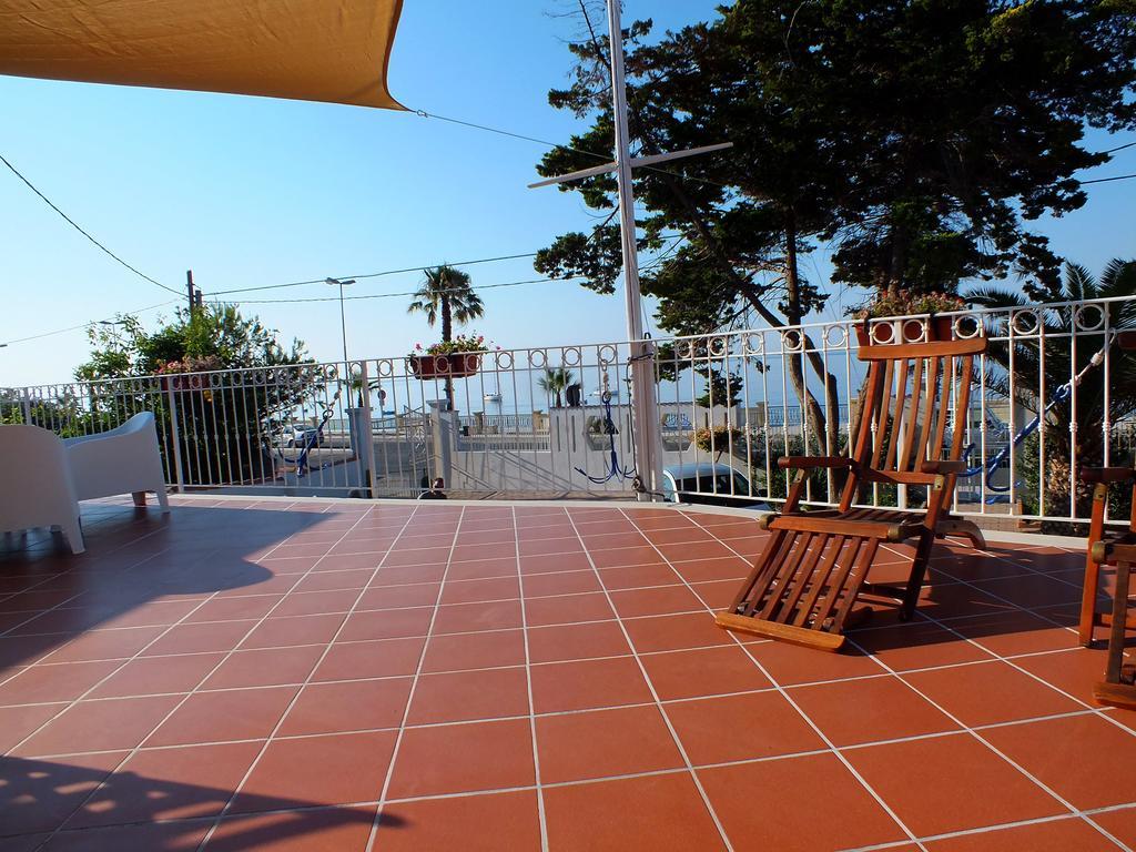 B&B Villa Sul Mare เมลิโต ดิ ปอร์โตซัลโว ภายนอก รูปภาพ